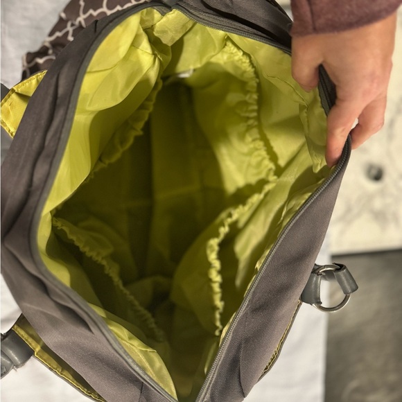 JJ Cole diaper bag- like new condition- 8 outside pockets - 4 inside pockets - Picture 6 of 11